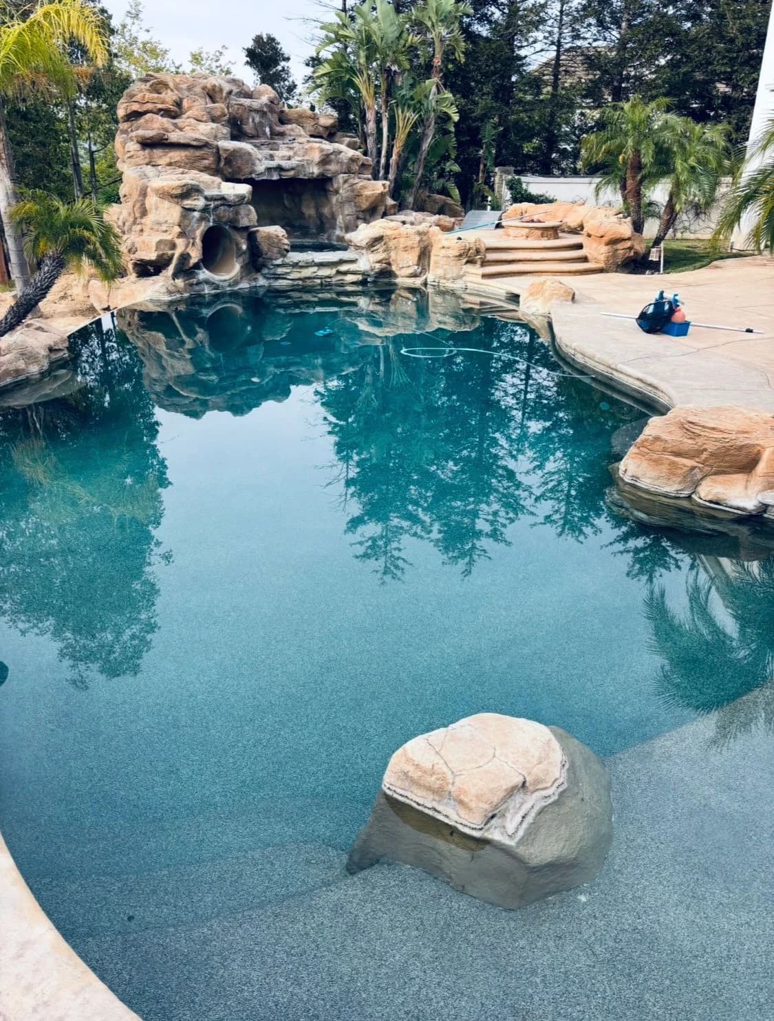 5 signs your pool filter needs professional service